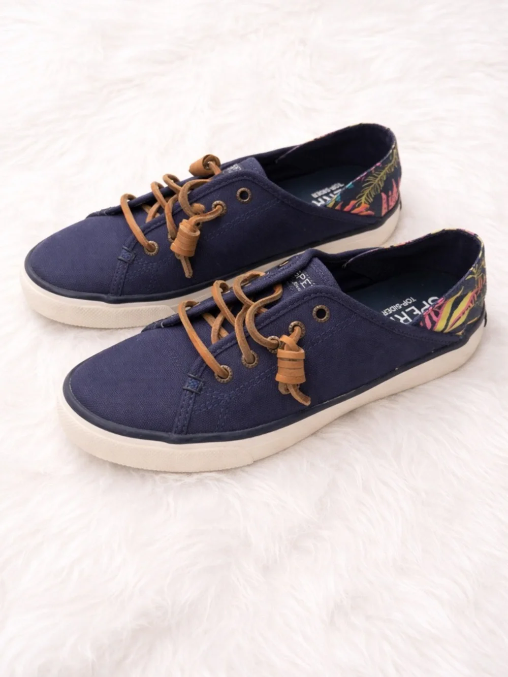 Sperry Top-Sider Navy Canvas Sneakers Floral Heel Women’s Size 6 - Picture 2 of 4